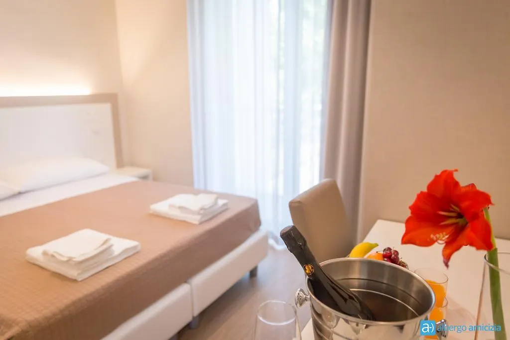 Hotel Amicizia Rimini 3*,