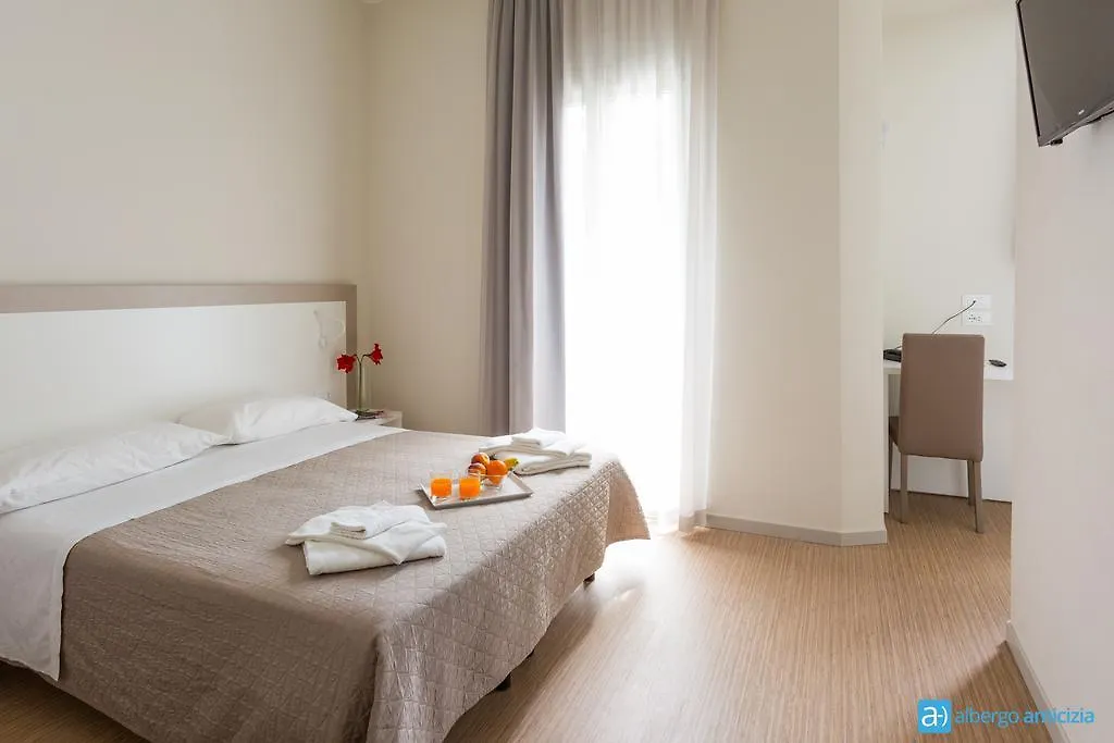 Hotel Amicizia Rimini 3*,